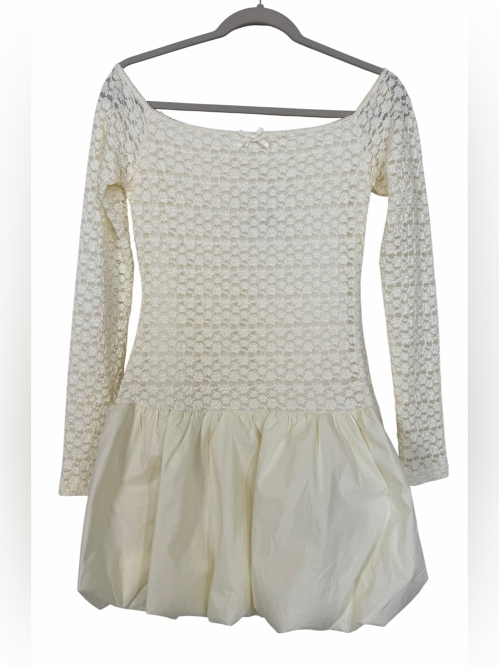 ASTR The Label Off Shoulder Lace Mini Dress Bubble Hem Cream Size Medium